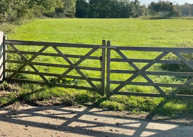 Barcombe gate